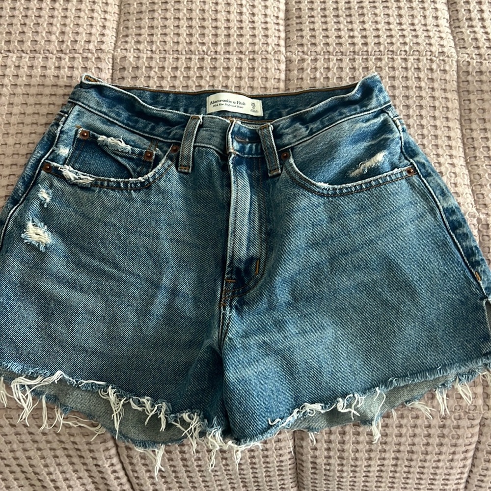 Abercrombie Curve Love Jean shorts